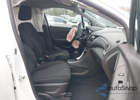 2021 Chevrolet Trax Fwd Ls z USA, uszkodzony, nr VIN KL7CJKSB5MB339669